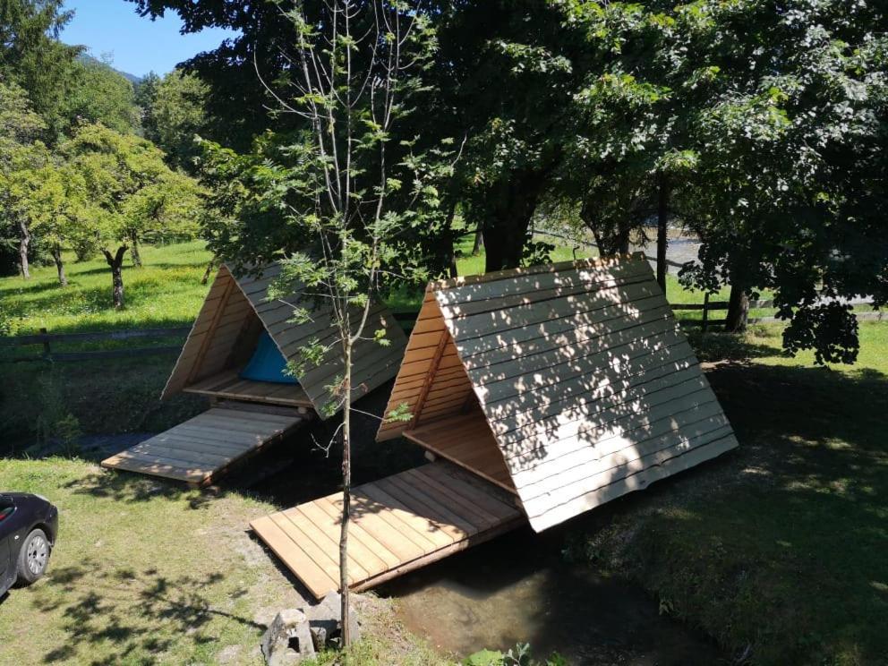 Kamp na Otoku Hotel Ljubno Bagian luar foto