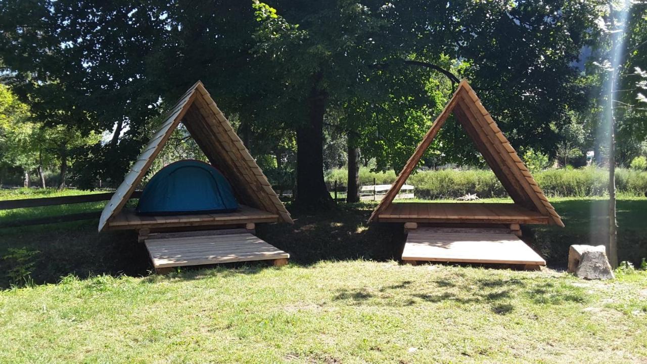 Kamp na Otoku Hotel Ljubno Bagian luar foto
