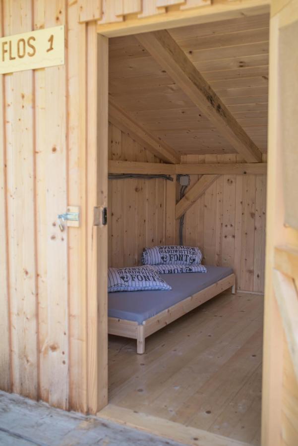 Kamp na Otoku Hotel Ljubno Bagian luar foto