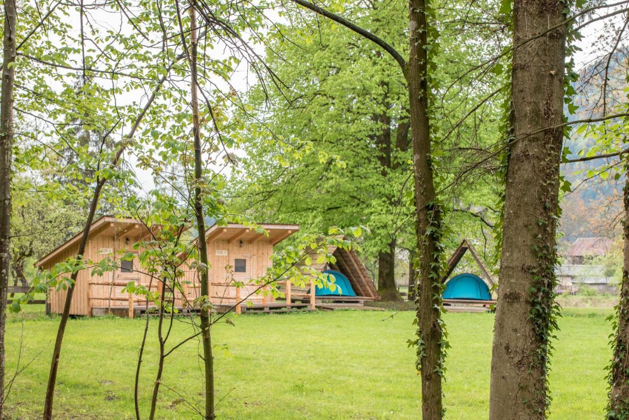 Kamp na Otoku Hotel Ljubno Bagian luar foto
