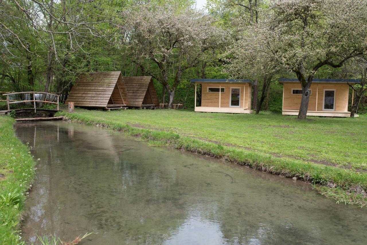 Kamp na Otoku Hotel Ljubno Bagian luar foto