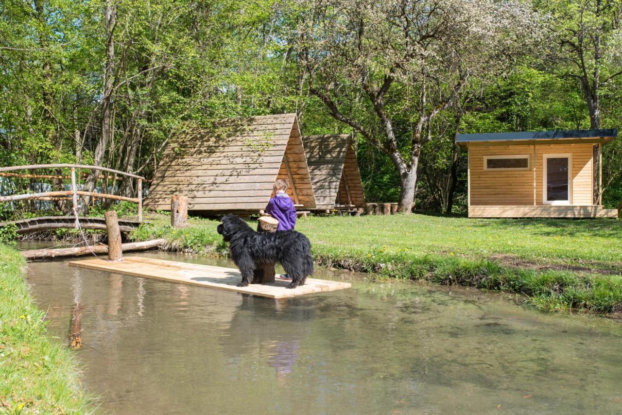 Kamp na Otoku Hotel Ljubno Bagian luar foto