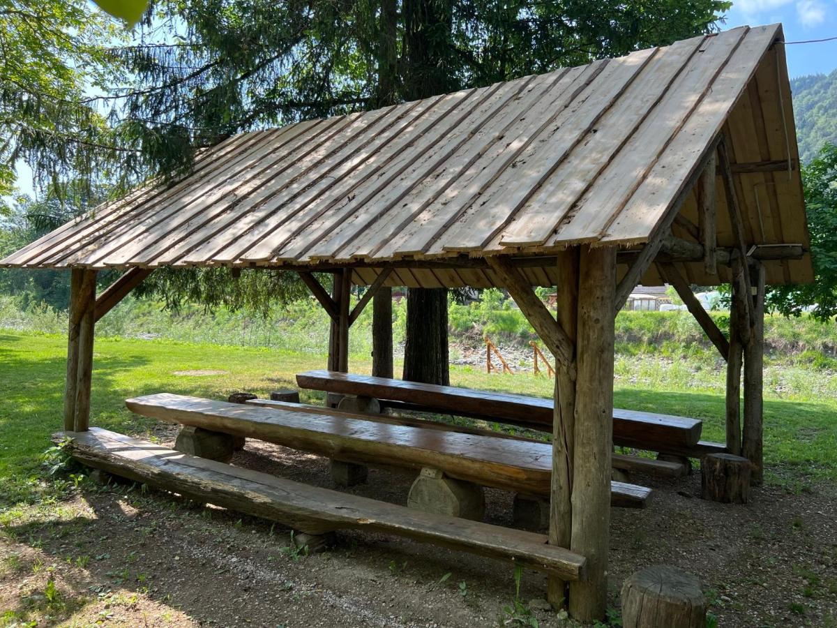 Kamp na Otoku Hotel Ljubno Bagian luar foto