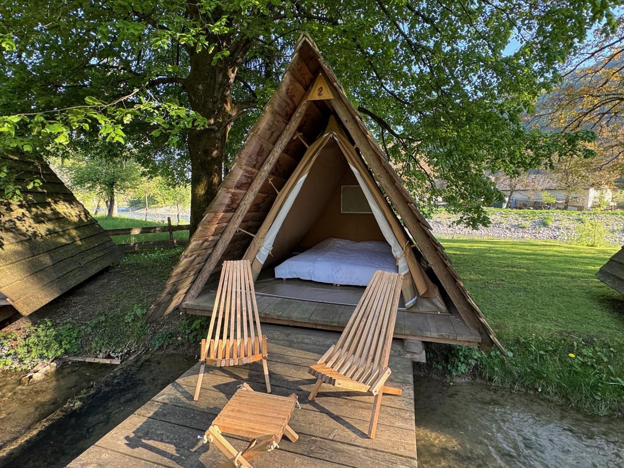 Kamp na Otoku Hotel Ljubno Bagian luar foto